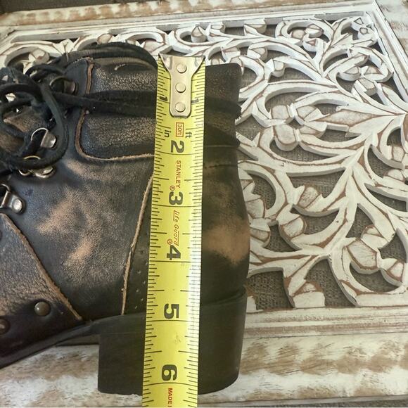 Freebird by Steven Gage Worn Look Boots Women’s 7 - Picture 6 of 9